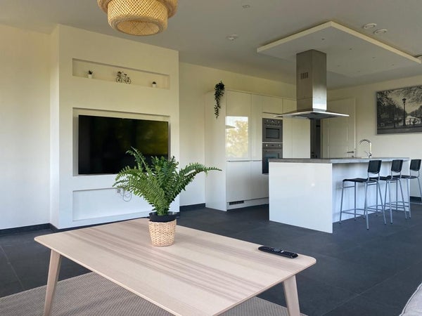 Appartement Troelstralaan in Amsterdam