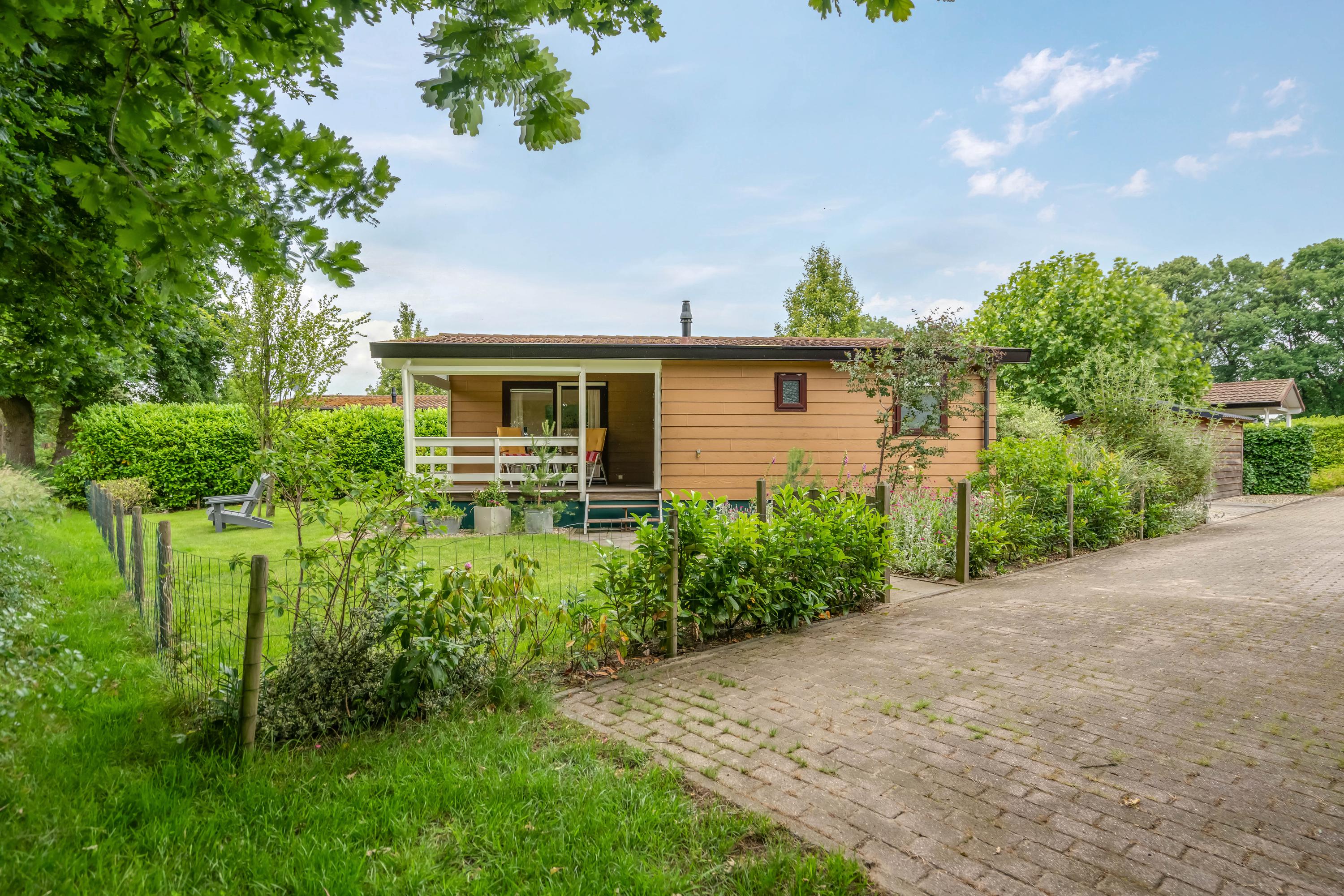 Huis Heetveld 1 R 42 in Sint Jansklooster
