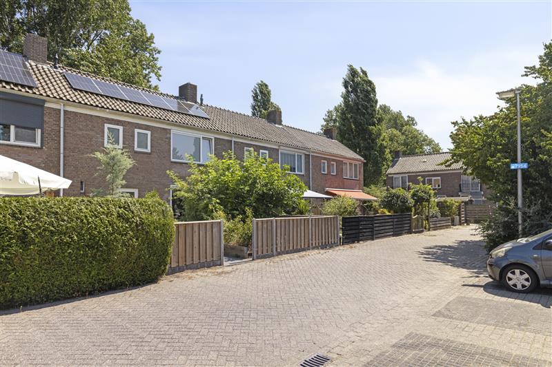Tussenwoning te koop: Meidoornplein 13, Purmerend
