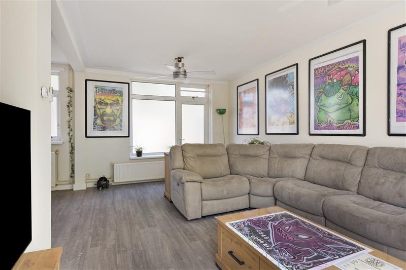 Tussenwoning te koop: Meidoornplein 13, Purmerend