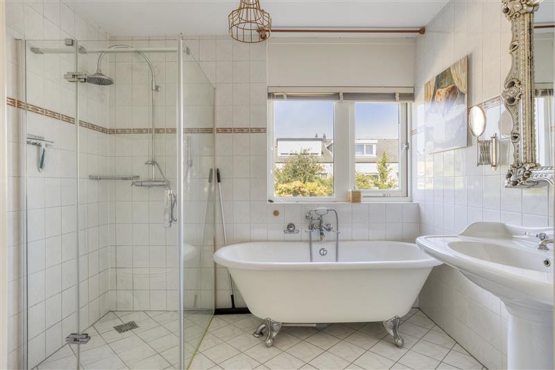 Hoekwoning te koop: Breitnerhof 127, Hoorn
