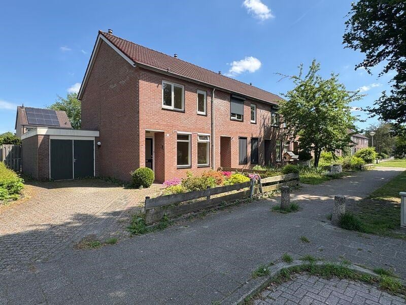 Huis De IJsvogel 27 in Vriezenveen