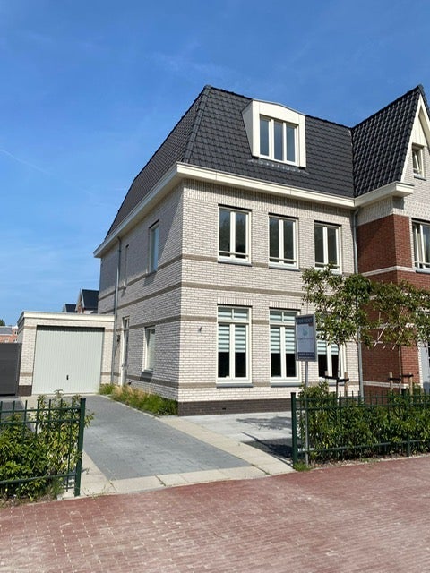 Te huur: Huis Graafschap Hollandlaan 27 in Den Haag