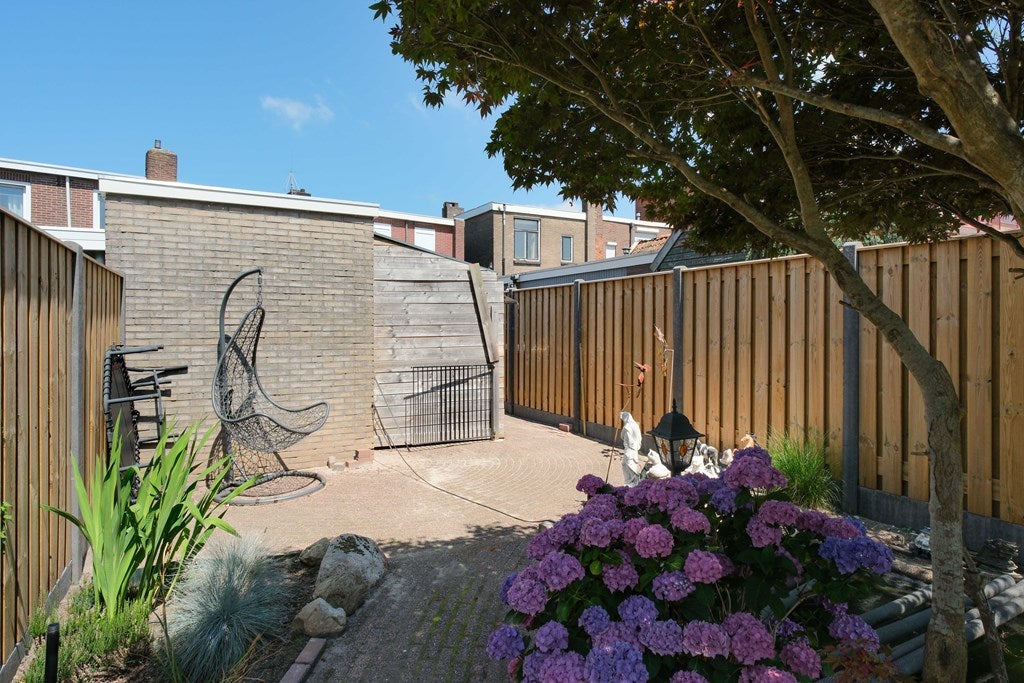 Tussenwoning te koop: Rietstraat 300, Almelo