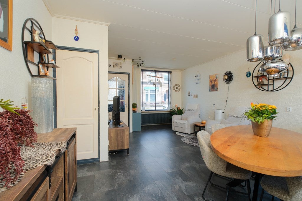 Tussenwoning te koop: Rietstraat 300, Almelo