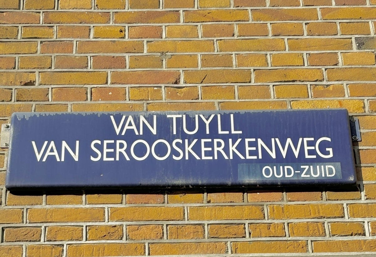 Appartement aan de Van Tuyll van Serooskerkenweg in Amsterdam (1076 JN)