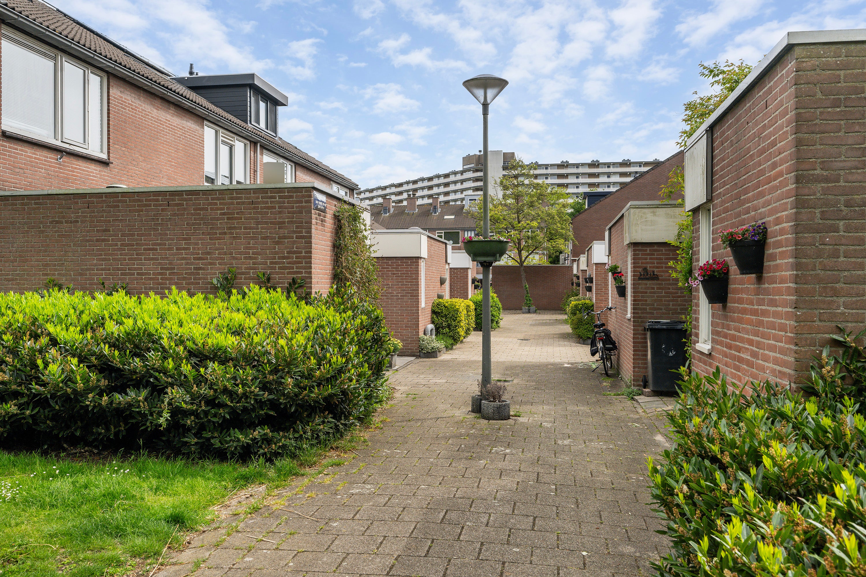 Tussenwoning te koop: Frenkelpad 18, Schiedam