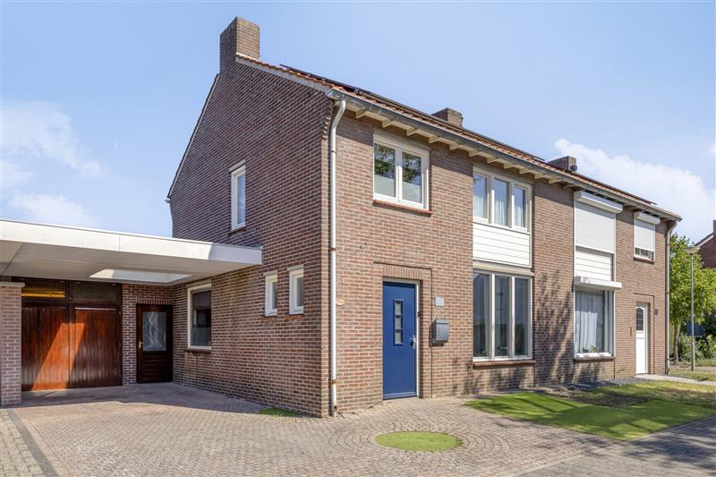 Huis Sint Jozefstraat 14 in Stramproy