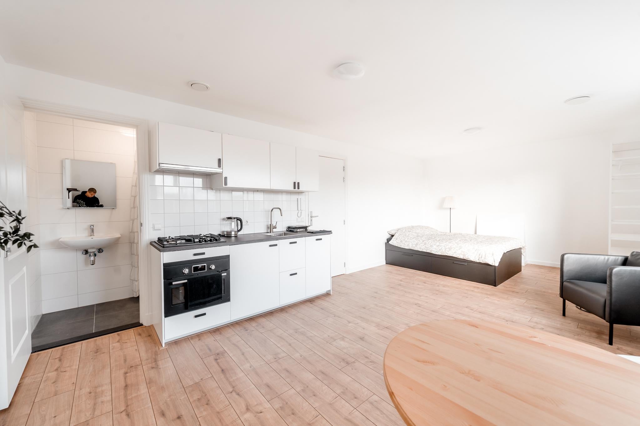 Te huur Studio Weteringkade in Den Haag