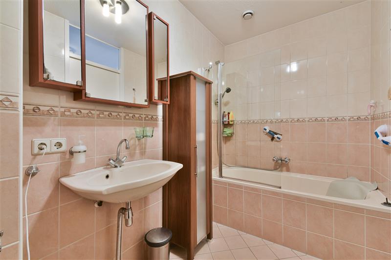 Tussenwoning te koop: Mattenbiesstraat 197, Amsterdam