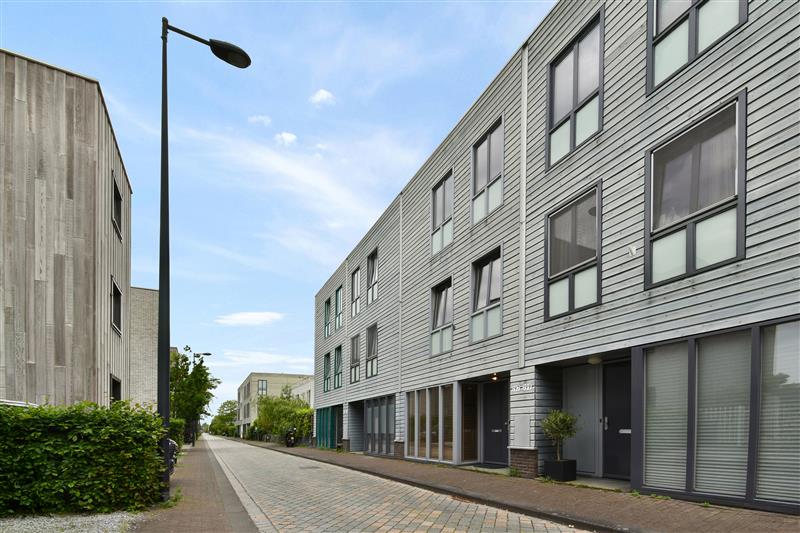 Tussenwoning te koop: Mattenbiesstraat 197, Amsterdam