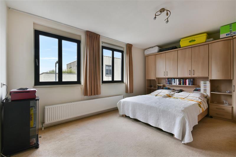 Tussenwoning te koop: Mattenbiesstraat 197, Amsterdam