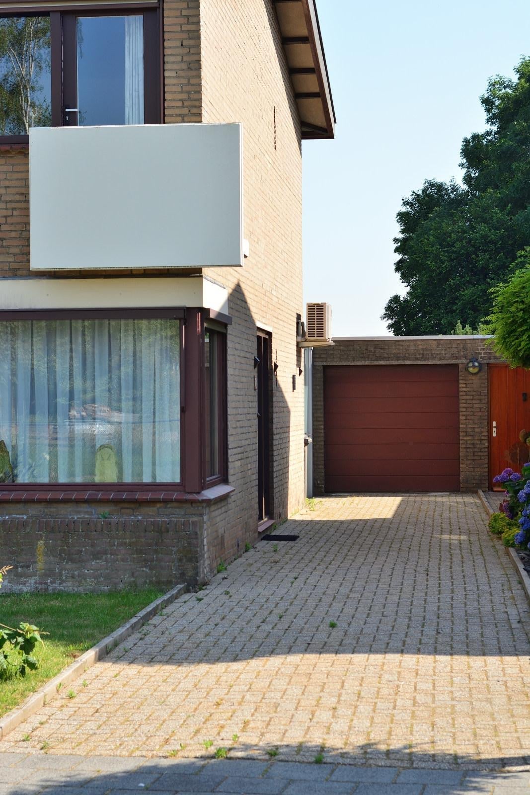 Twee-onder-één-kap te koop: Dorpsstraat 157, Bingelrade