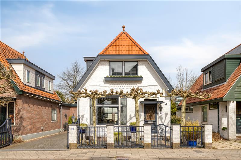 Huis Raadhuisstraat 3 in Landsmeer