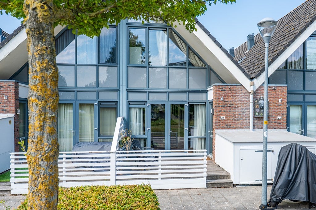 Tussenwoning te koop: Vuurdoornstraat 24, Lisserbroek