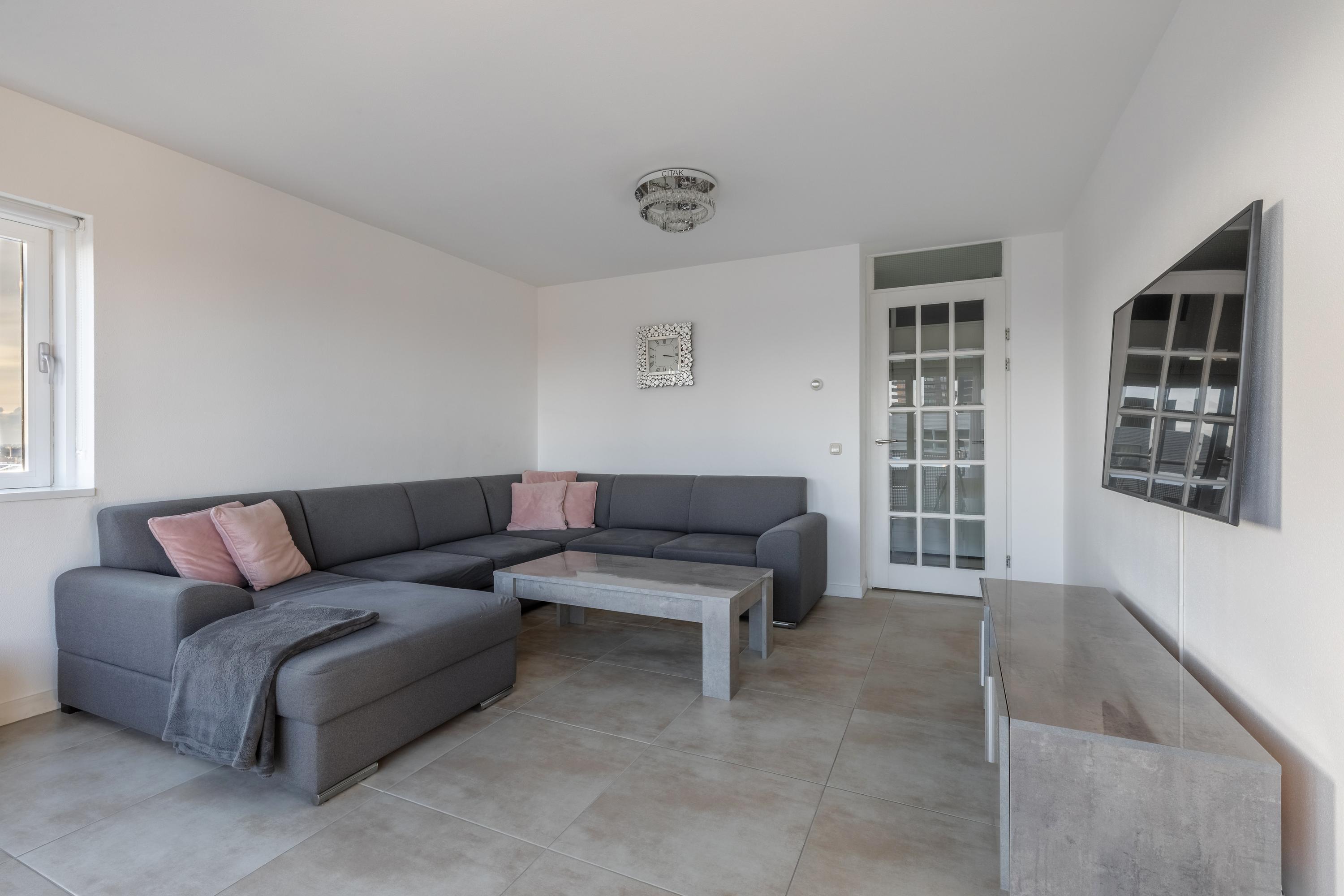 Appartement te koop: Ladogameerhof 175, Amsterdam
