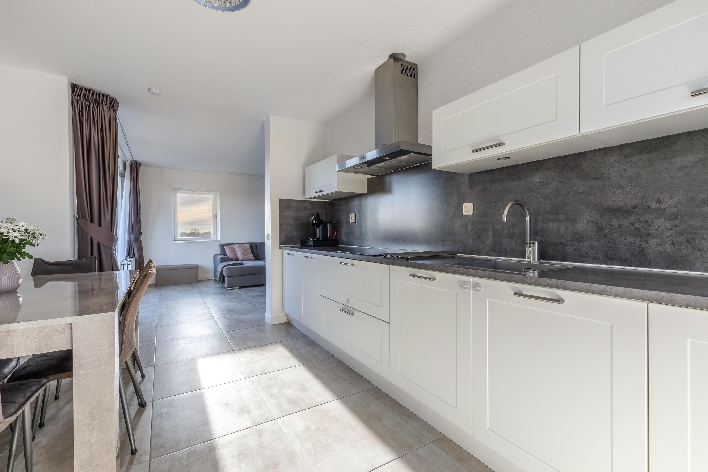 Appartement te koop: Ladogameerhof 175, Amsterdam