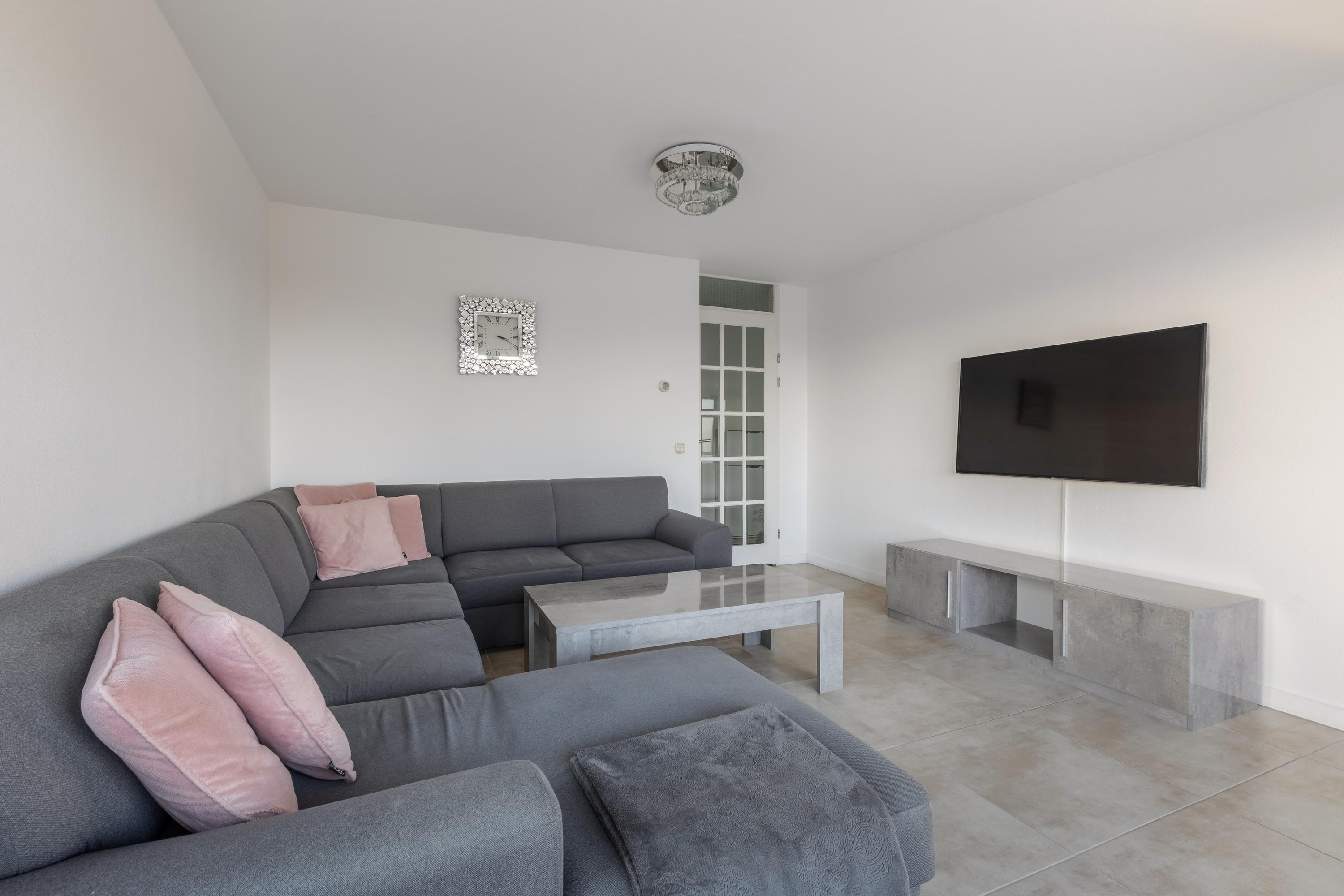 Appartement te koop: Ladogameerhof 175, Amsterdam