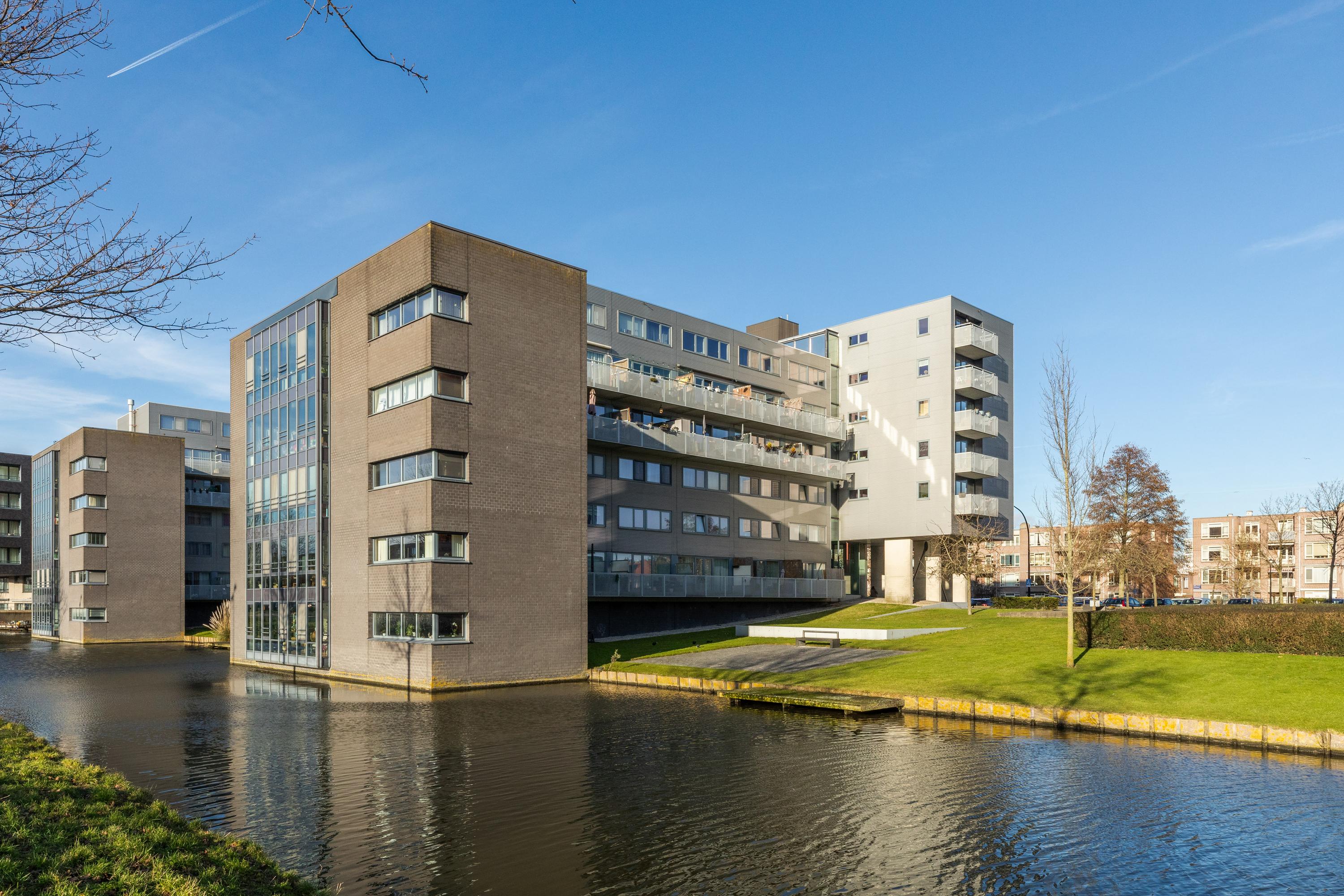 Appartement te koop: Ladogameerhof 175, Amsterdam