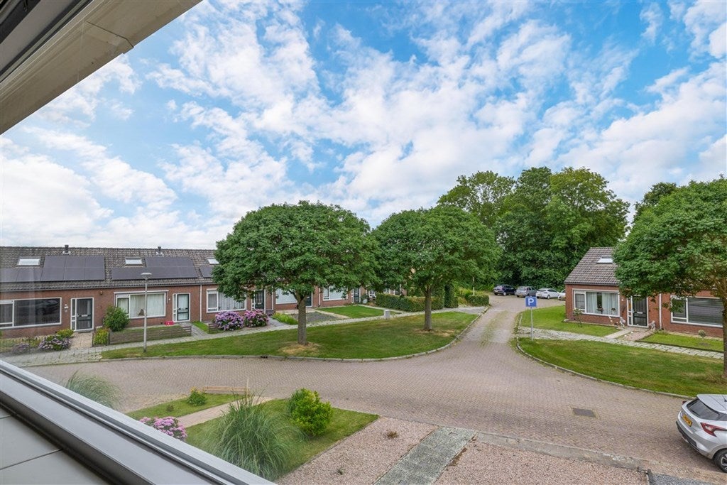 Tussenwoning te koop: Margrietstraat 7, Oostwold