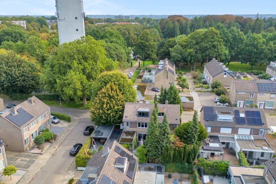 Tussenwoning te koop: Neptunushof 44, Maastricht