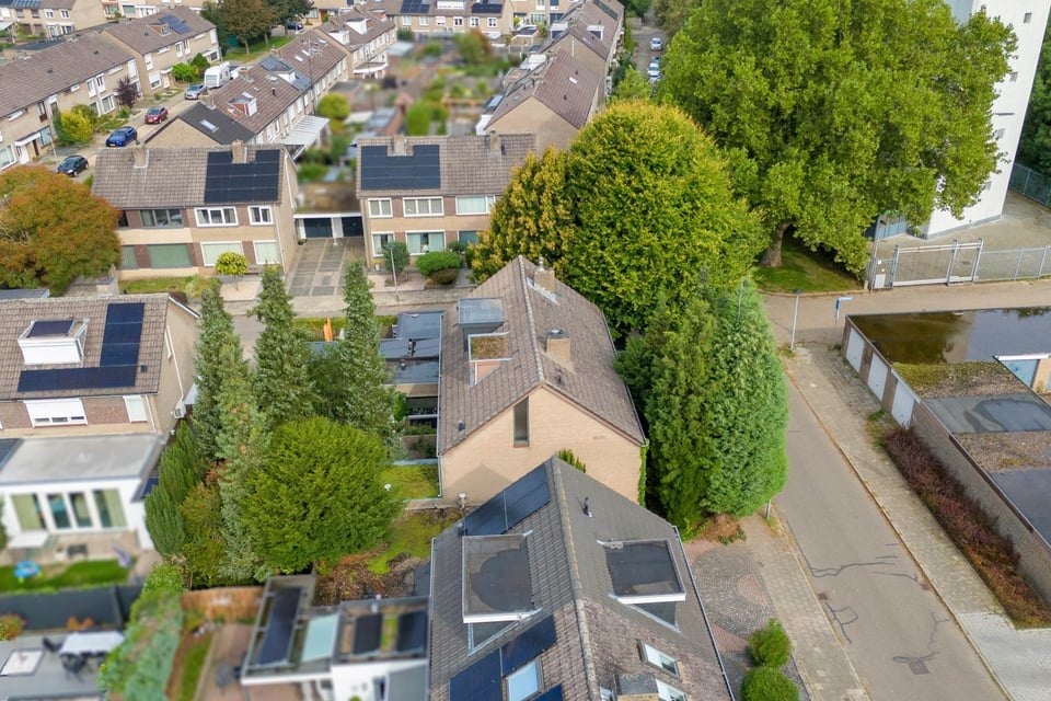 Tussenwoning te koop: Neptunushof 44, Maastricht