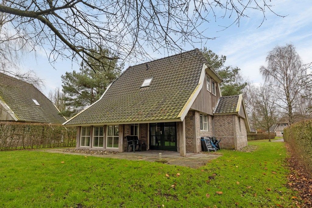 Huis Mr. J.B. Kanweg 3 136 in Witteveen