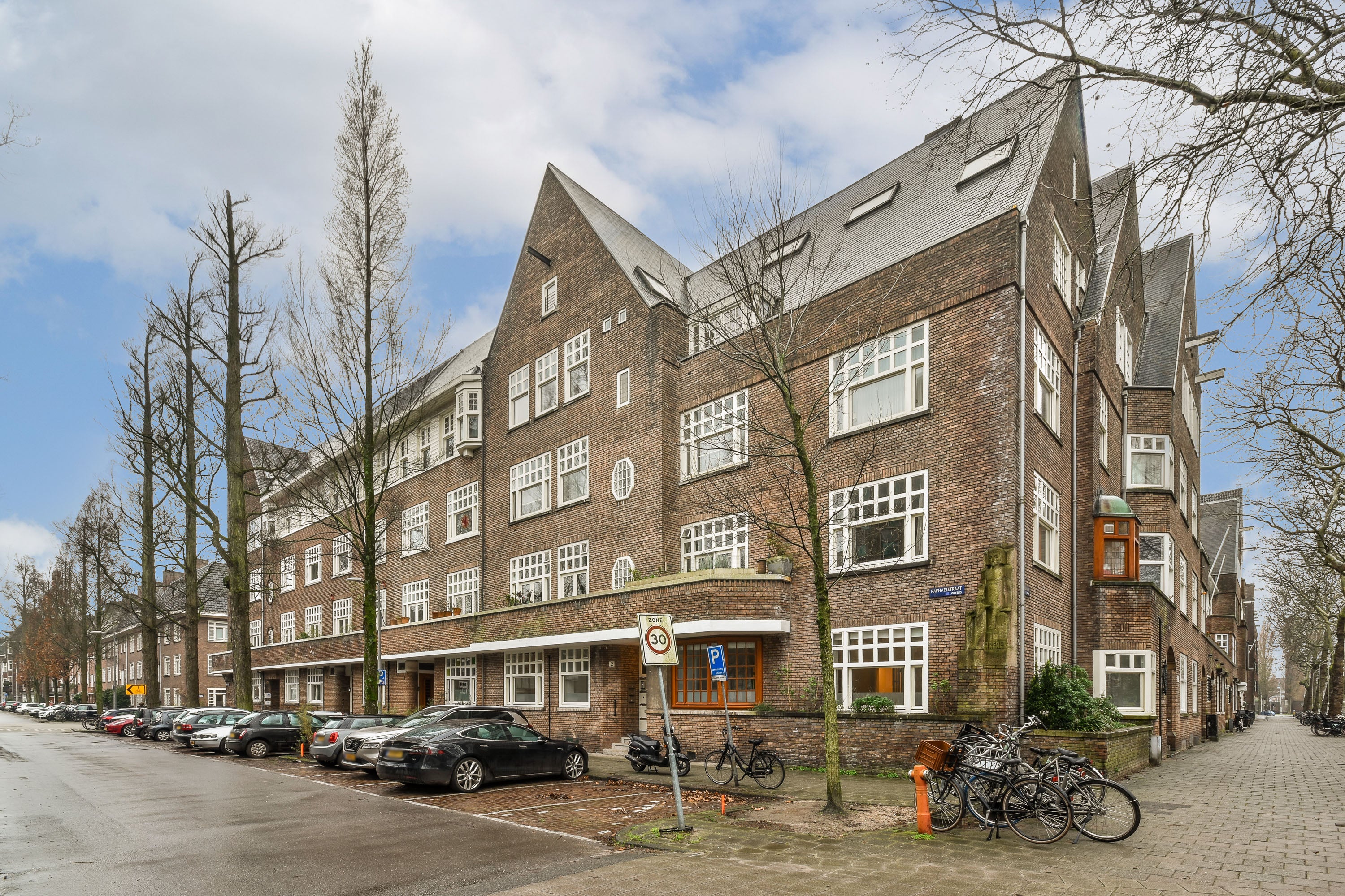 Flat Raphaëlstraat 2 H