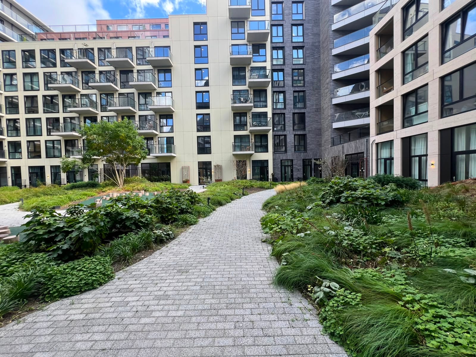 Appartement Mies van der Rohestraat in Hoofddorp