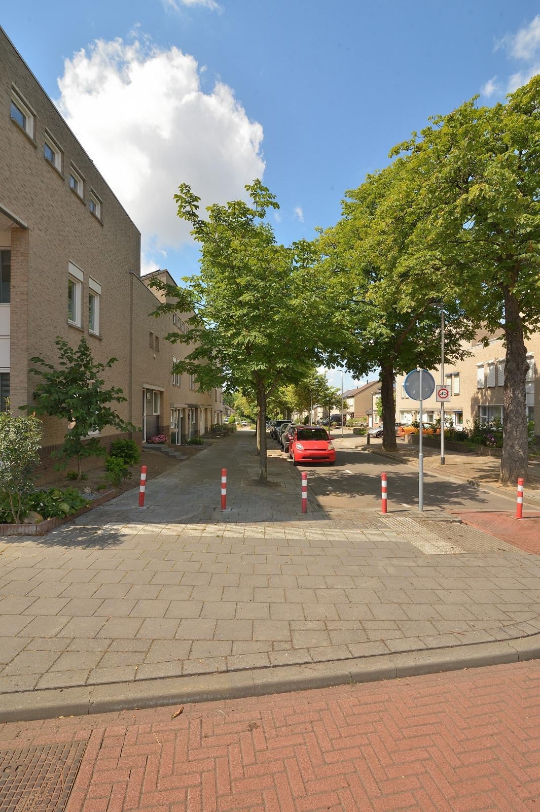 Tussenwoning te koop: Kastanjelaan 3, Hoensbroek