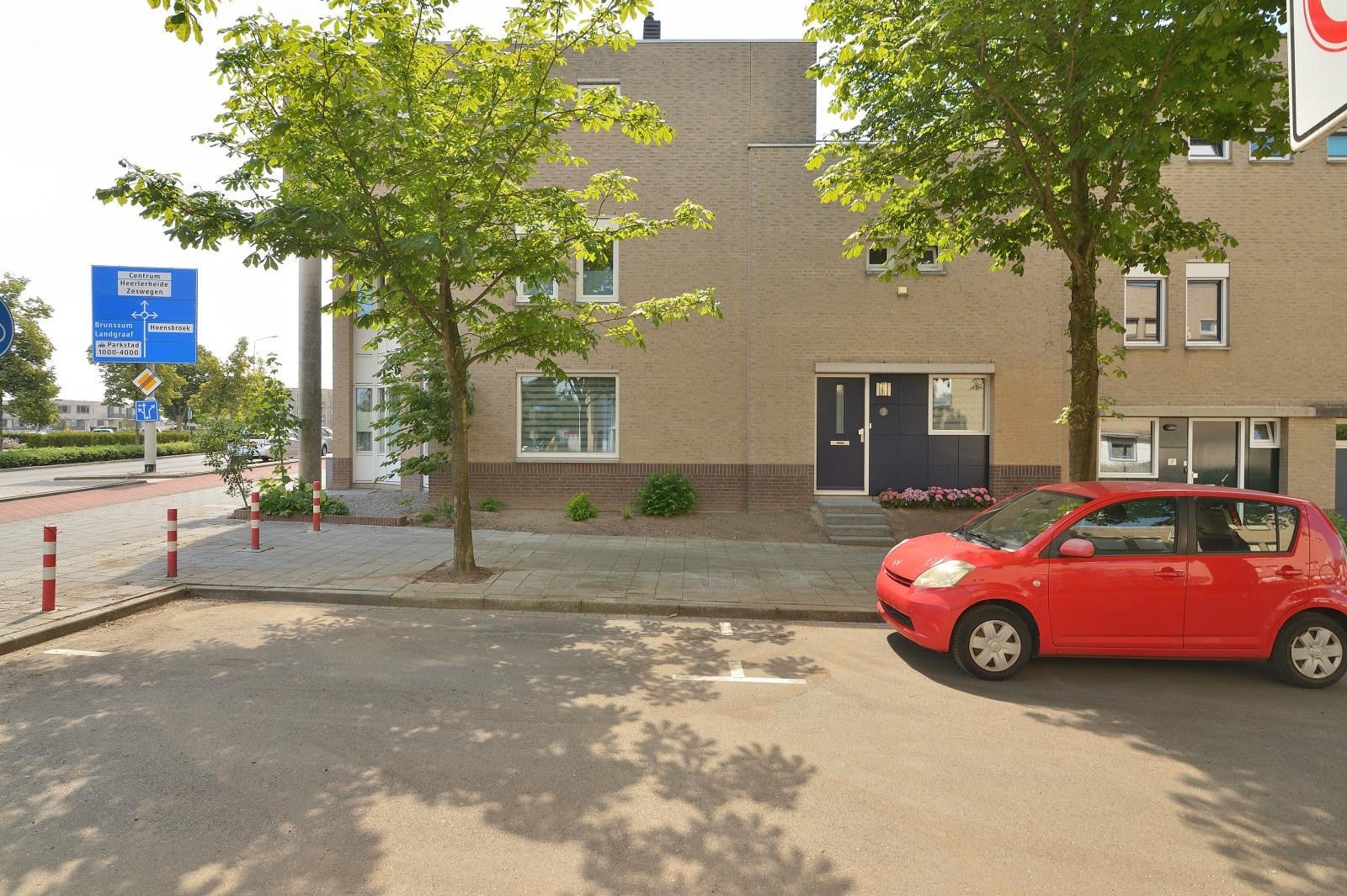 Tussenwoning te koop: Kastanjelaan 3, Hoensbroek