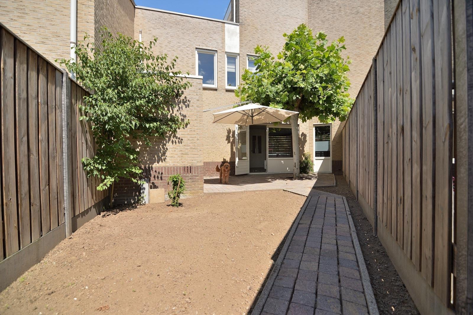 Tussenwoning te koop: Kastanjelaan 3, Hoensbroek