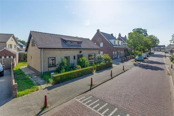 Kloosterstraat 12 in Made
