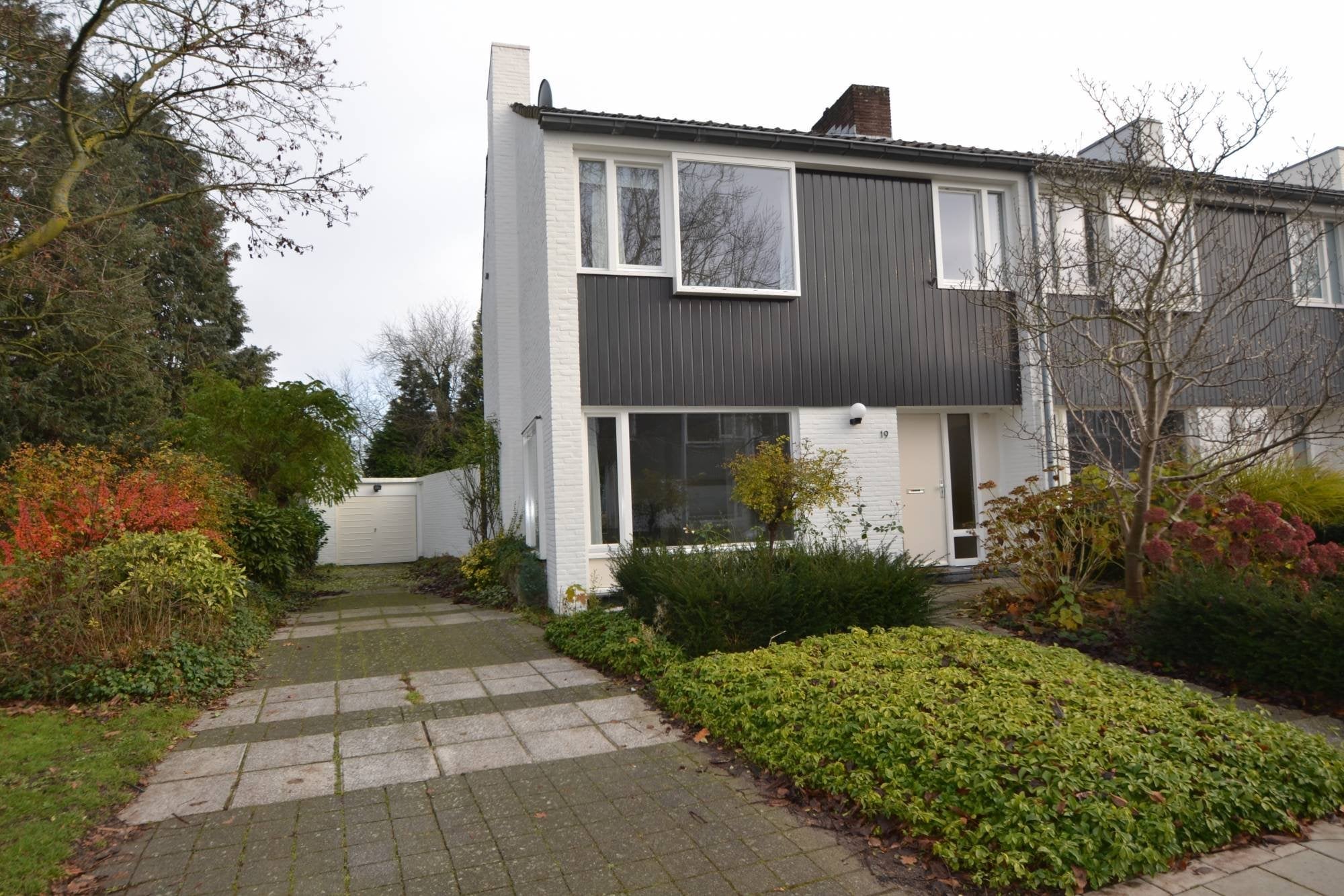 House Anjoulaan