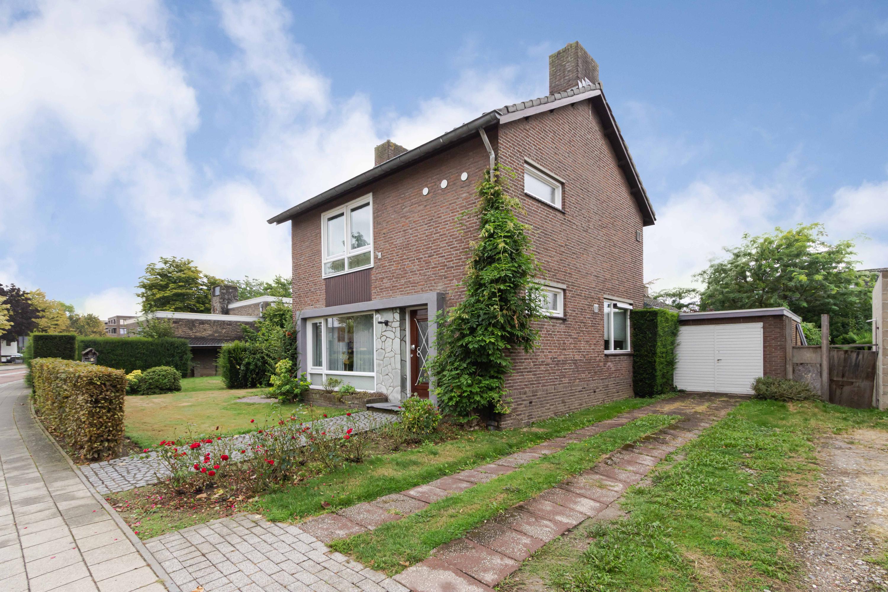 Vrijstaande woning te koop: Pastoor Dominicus Hexstraat 13, Meerssen