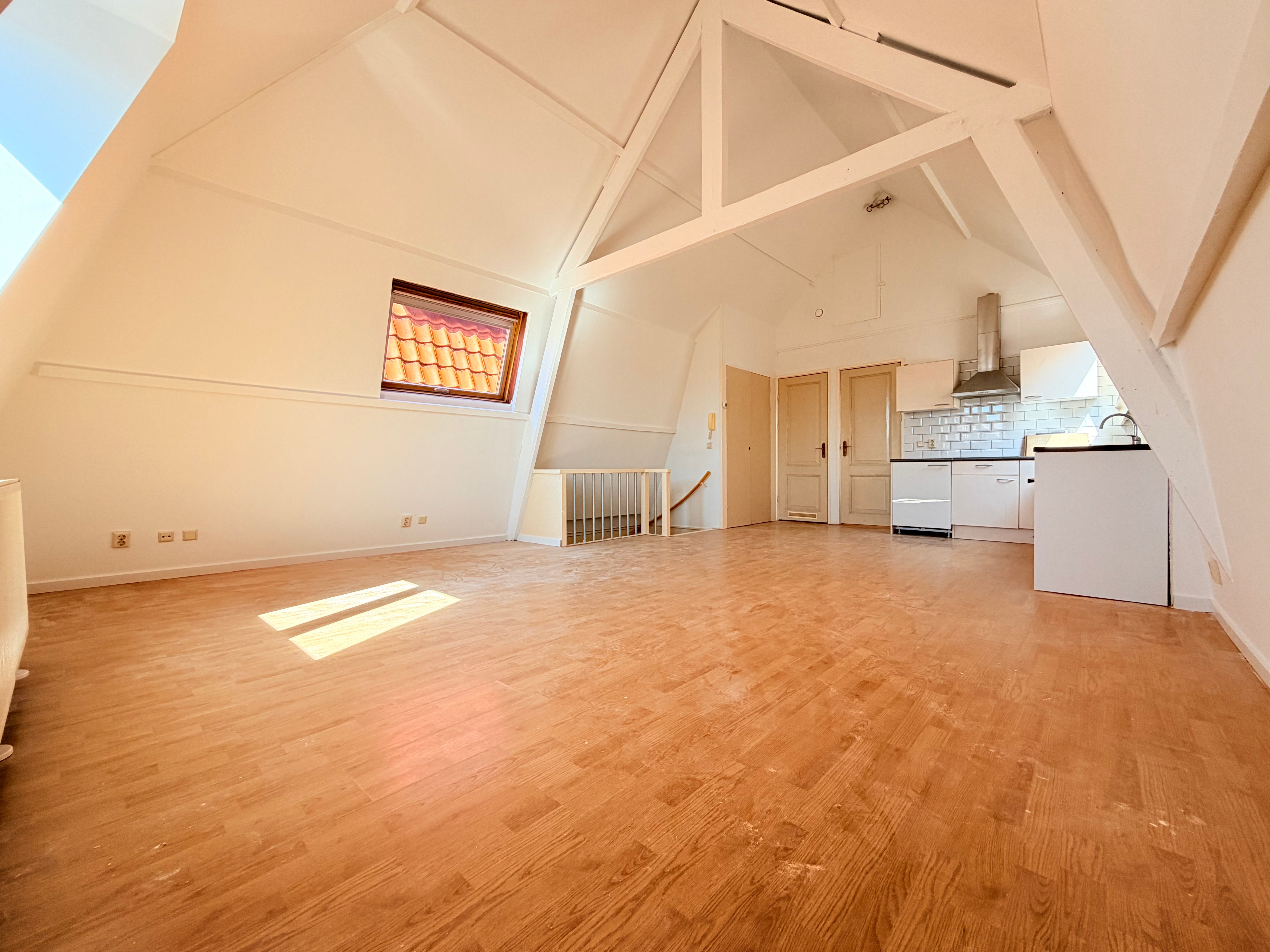 Studio te huur: Daguerrestraat 69B, 'S-Gravenhage