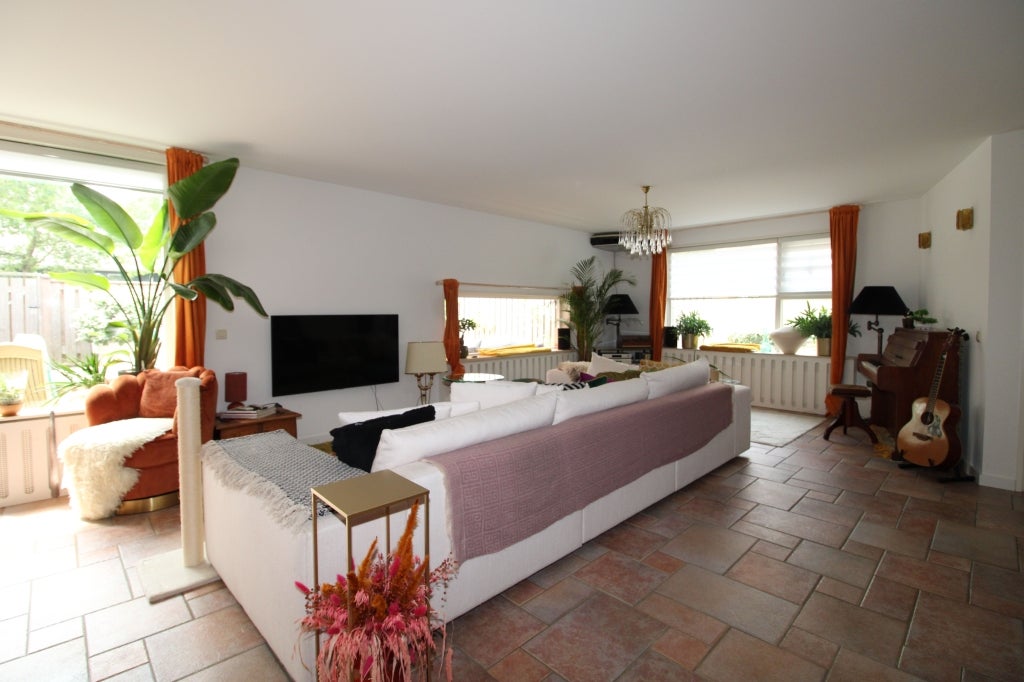 Woning te huur: Meistraat, Almere