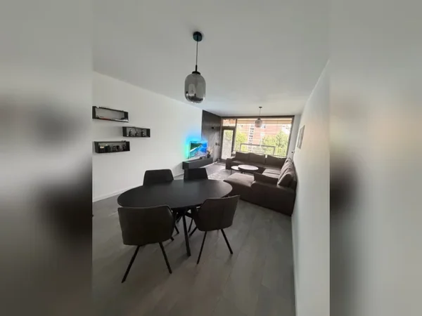 Appartement Niels Bohrplaats in Rotterdam