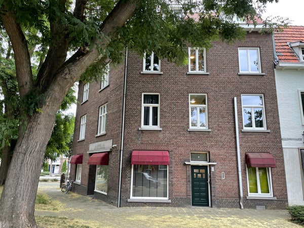 free-sector-houses for rent on Brandenburgerplein 13 A - 0.3