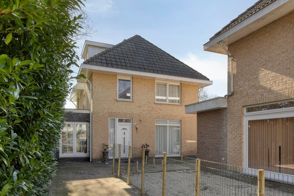 Huis Mahatma Gandhistraat 88 B in Rotterdam