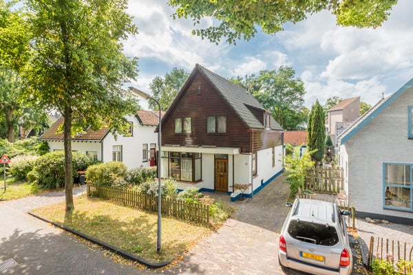 Huis te koop Sint Antoniusstraat 26 in Bergen (NH) voor € 799.500