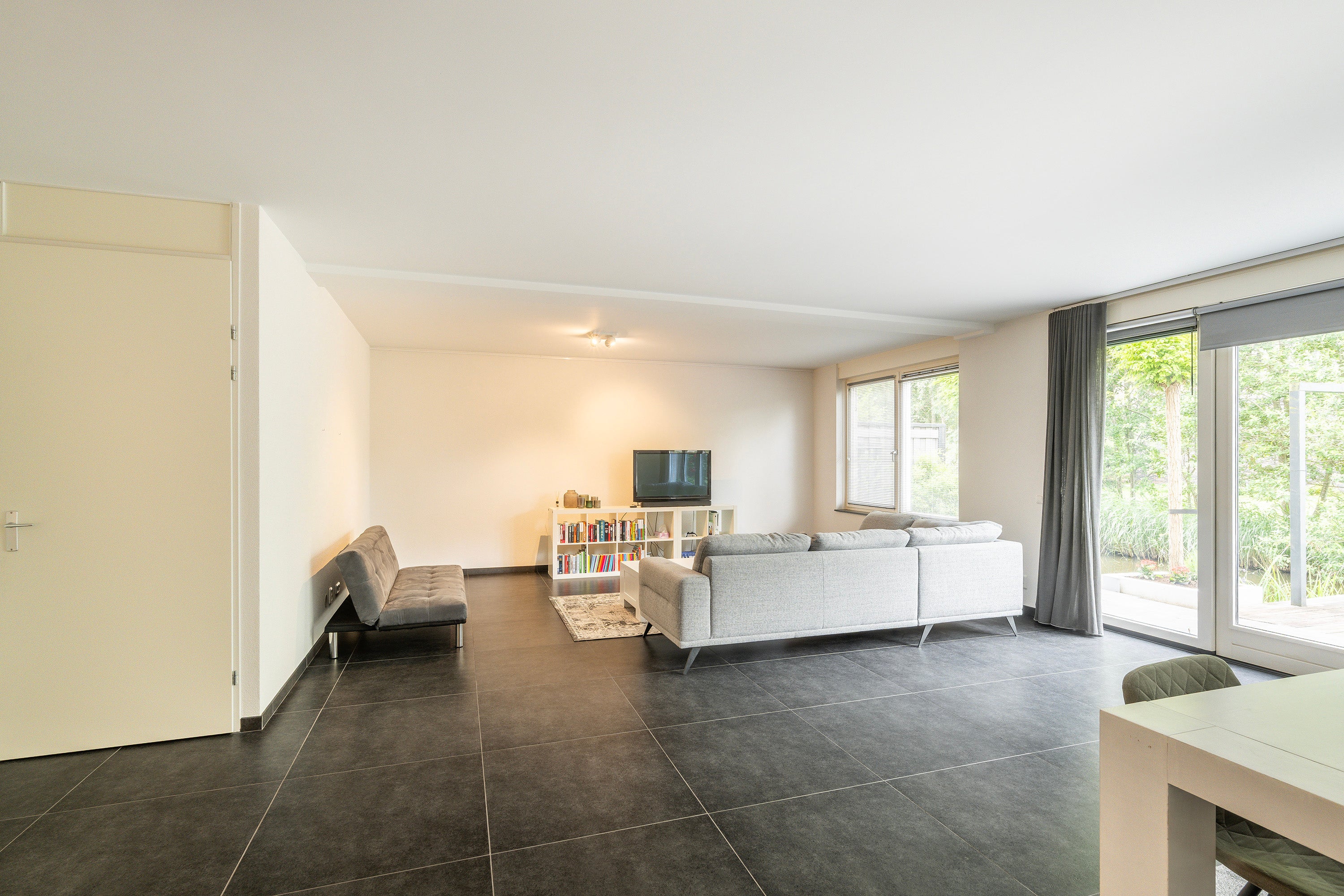 Twee-onder-één-kap te koop: Hugo de Vriesstraat 9, Vlaardingen