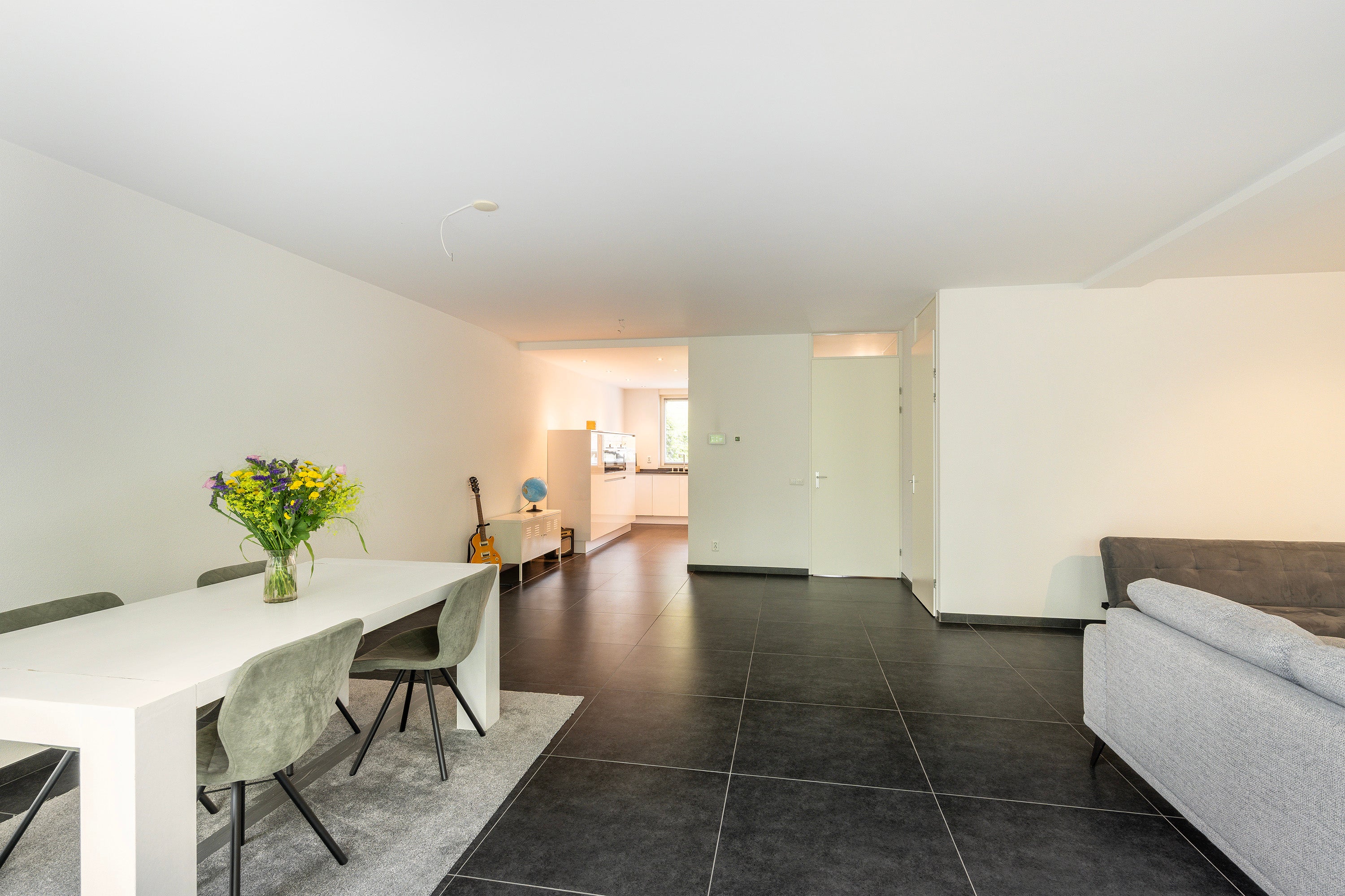 Twee-onder-één-kap te koop: Hugo de Vriesstraat 9, Vlaardingen