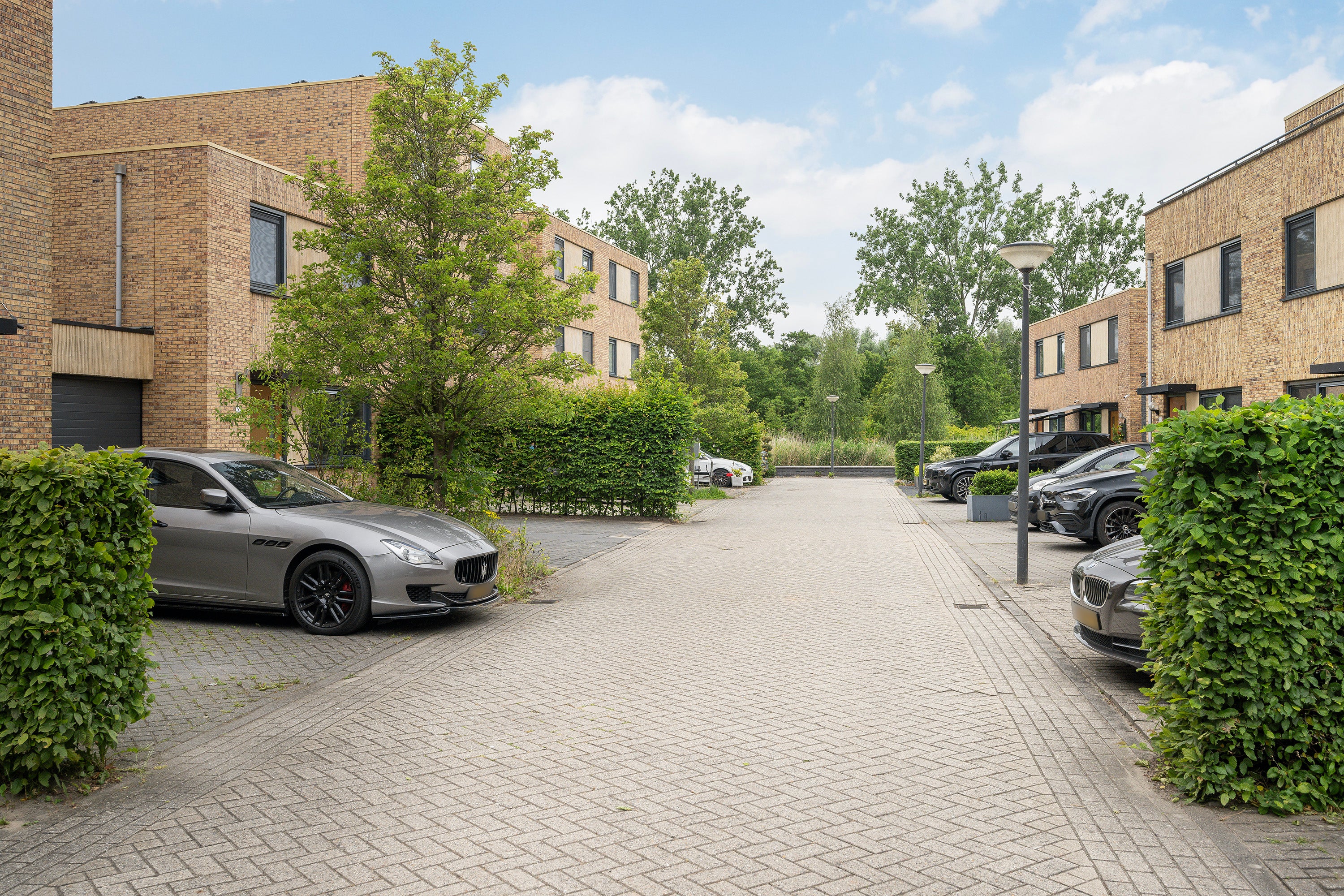 Twee-onder-één-kap te koop: Hugo de Vriesstraat 9, Vlaardingen