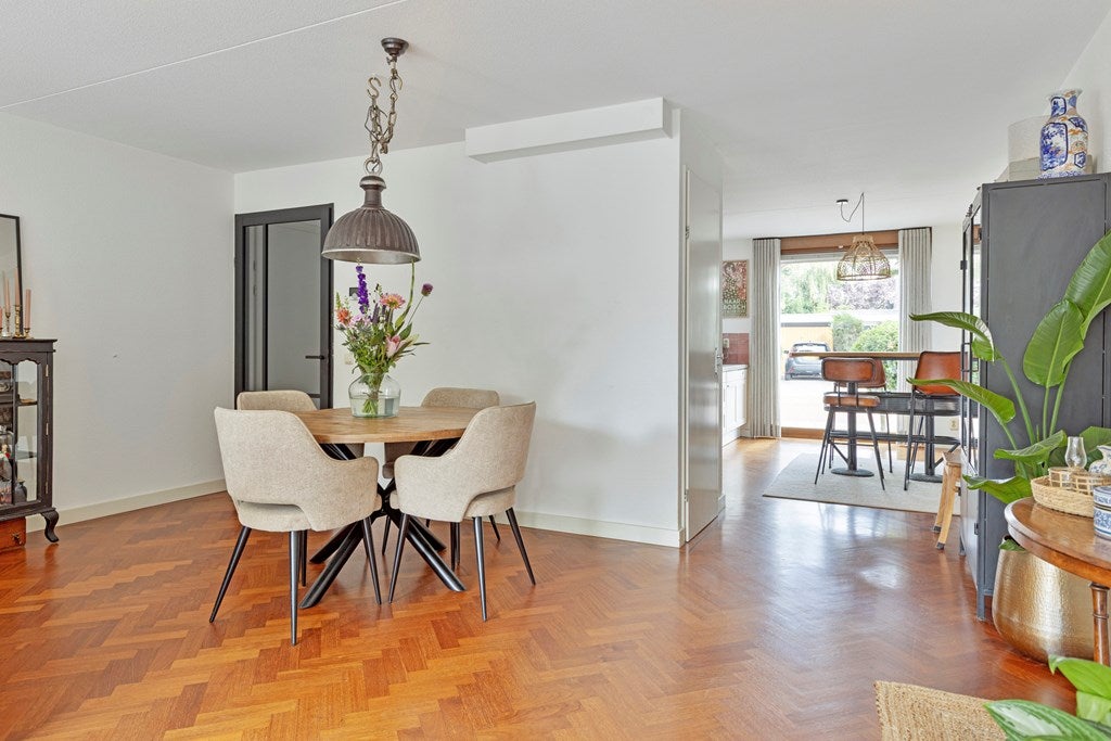 Tussenwoning te koop: Emanuel van der Venstraat 1A, Rosmalen