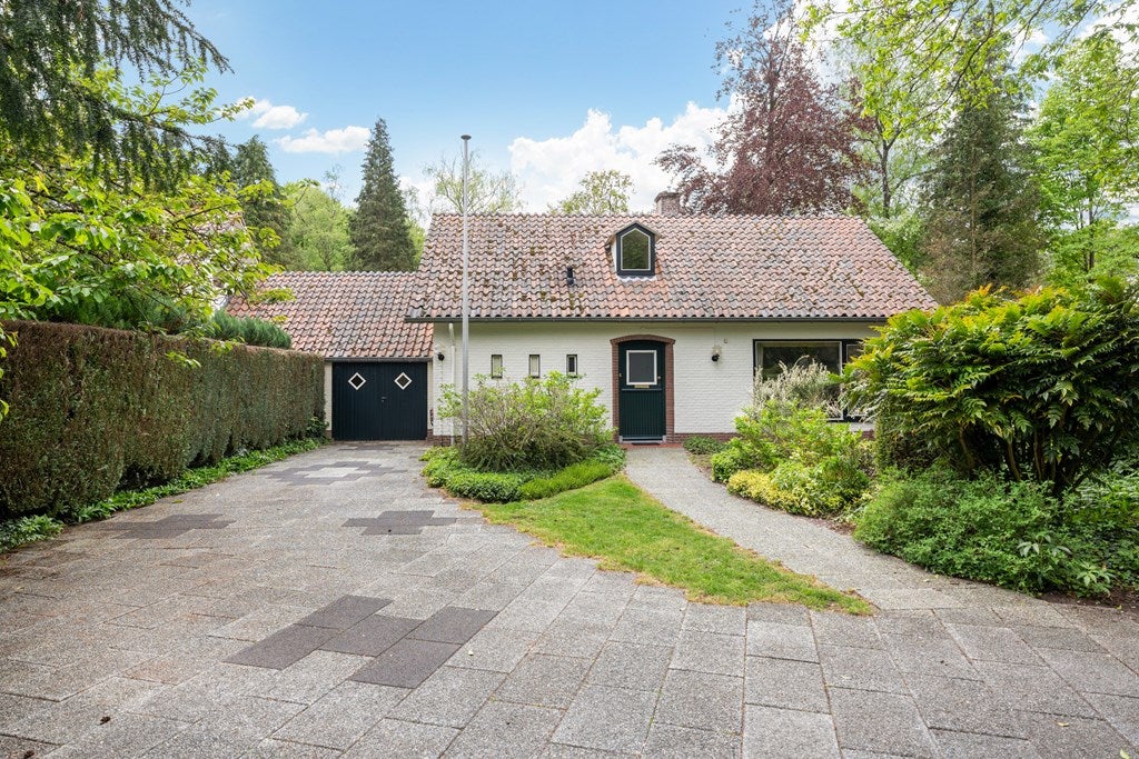 Huis Frans van Mierislaan 10 in Huis ter Heide