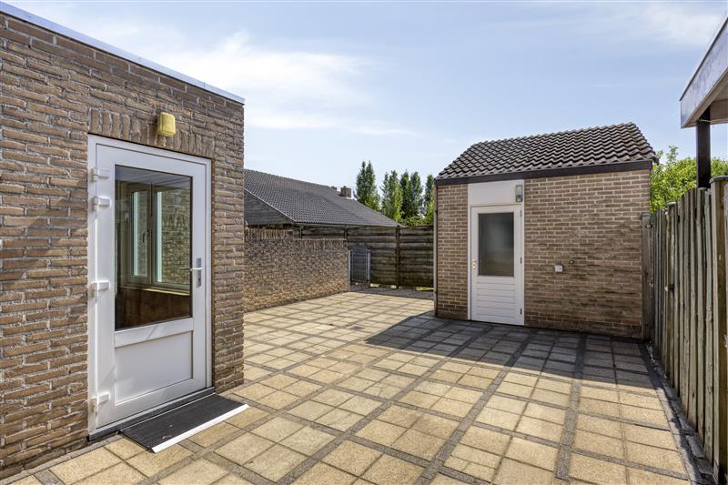 Tussenwoning te koop: Lambertusheufke 9, Neeritter