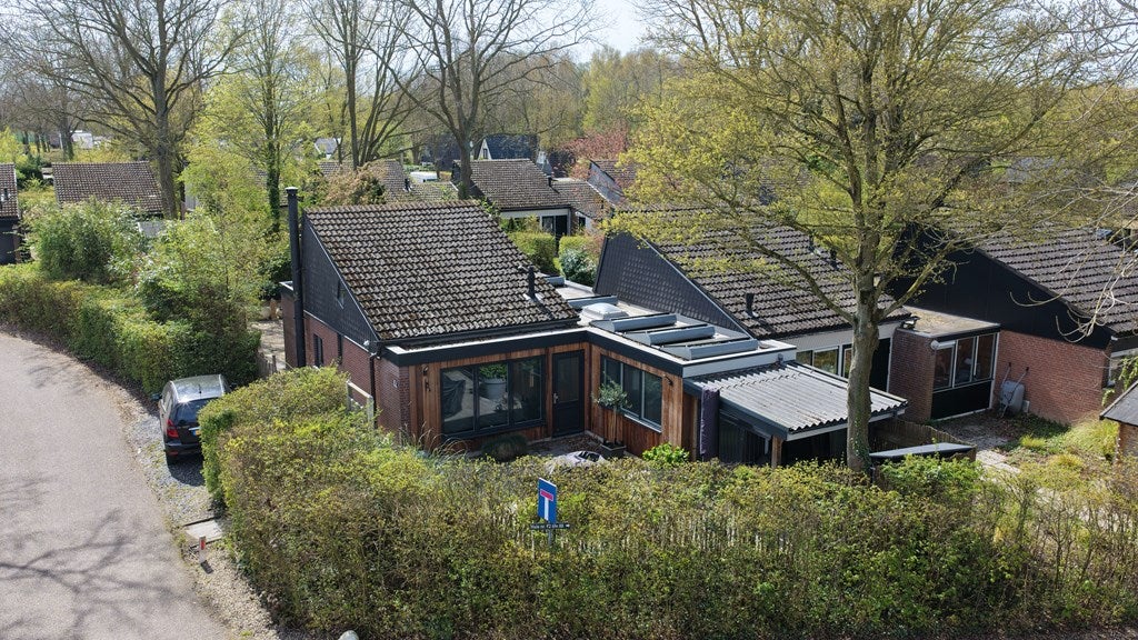 Huis Zuiddijk 61 a 84 in Oude-Tonge
