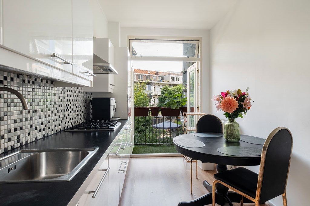Appartement te koop: Aalsmeerweg 75-1, Amsterdam
