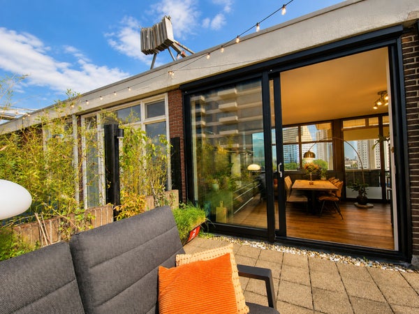 Flat Schiedamsedijk in Rotterdam